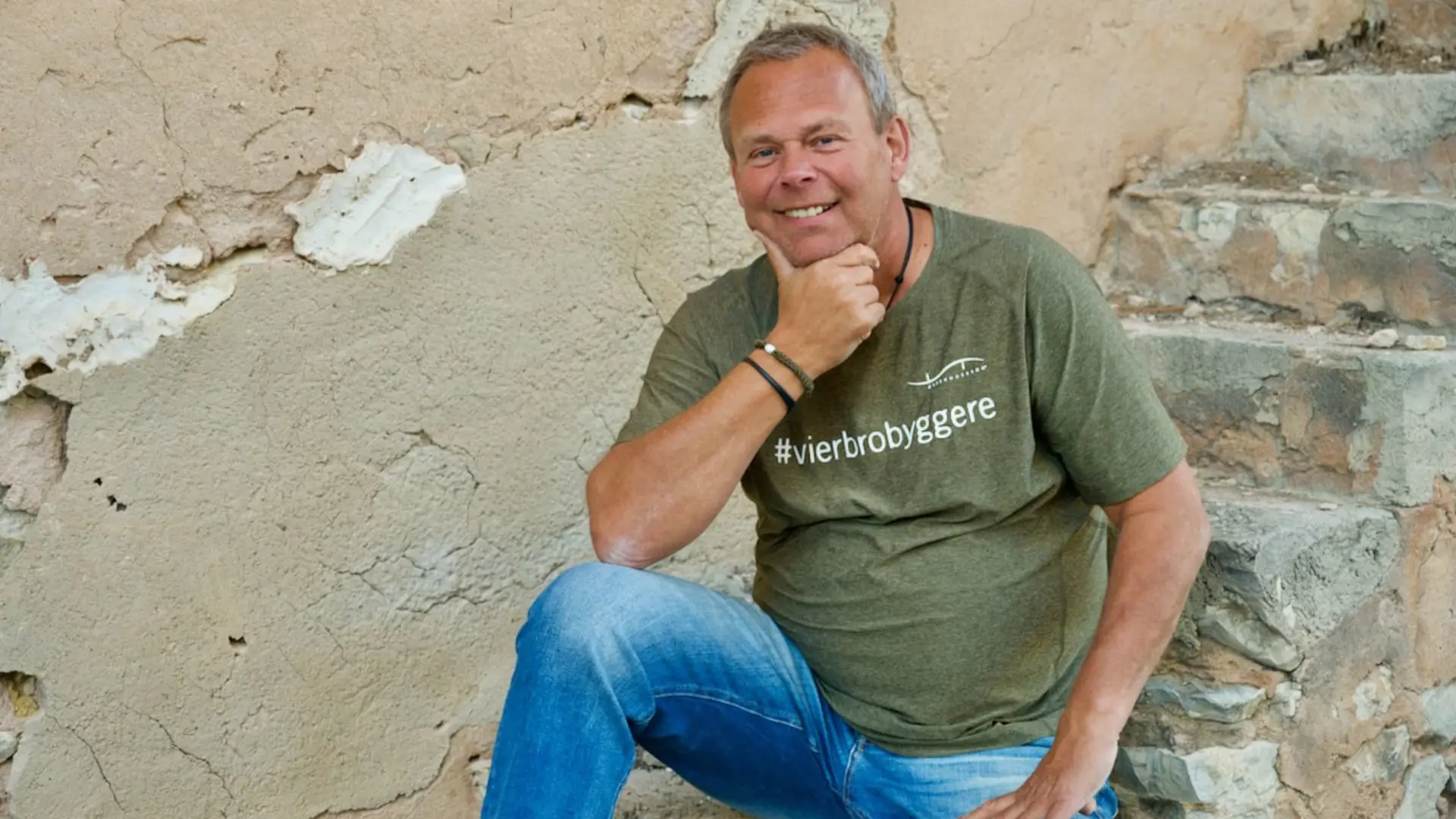 Atle Johansen - <p>Atle Johansen är en livscoach och terapeut som specialiserar sig på arbetsglädje, självledarskap och att skapa trivsel på arbetsplatsen genom gemenskap och humor.</p>