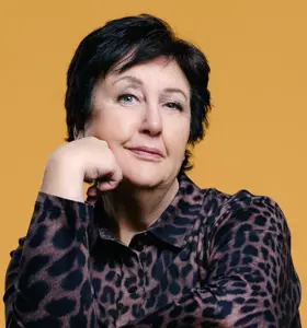 Babben Larsson - Babben Larsson, en av Sveriges mest älskade komiker, föreläser om vikten av humor för hälsa och välmående. Hon ger insikter om att hantera stress och skapa balans i livet.