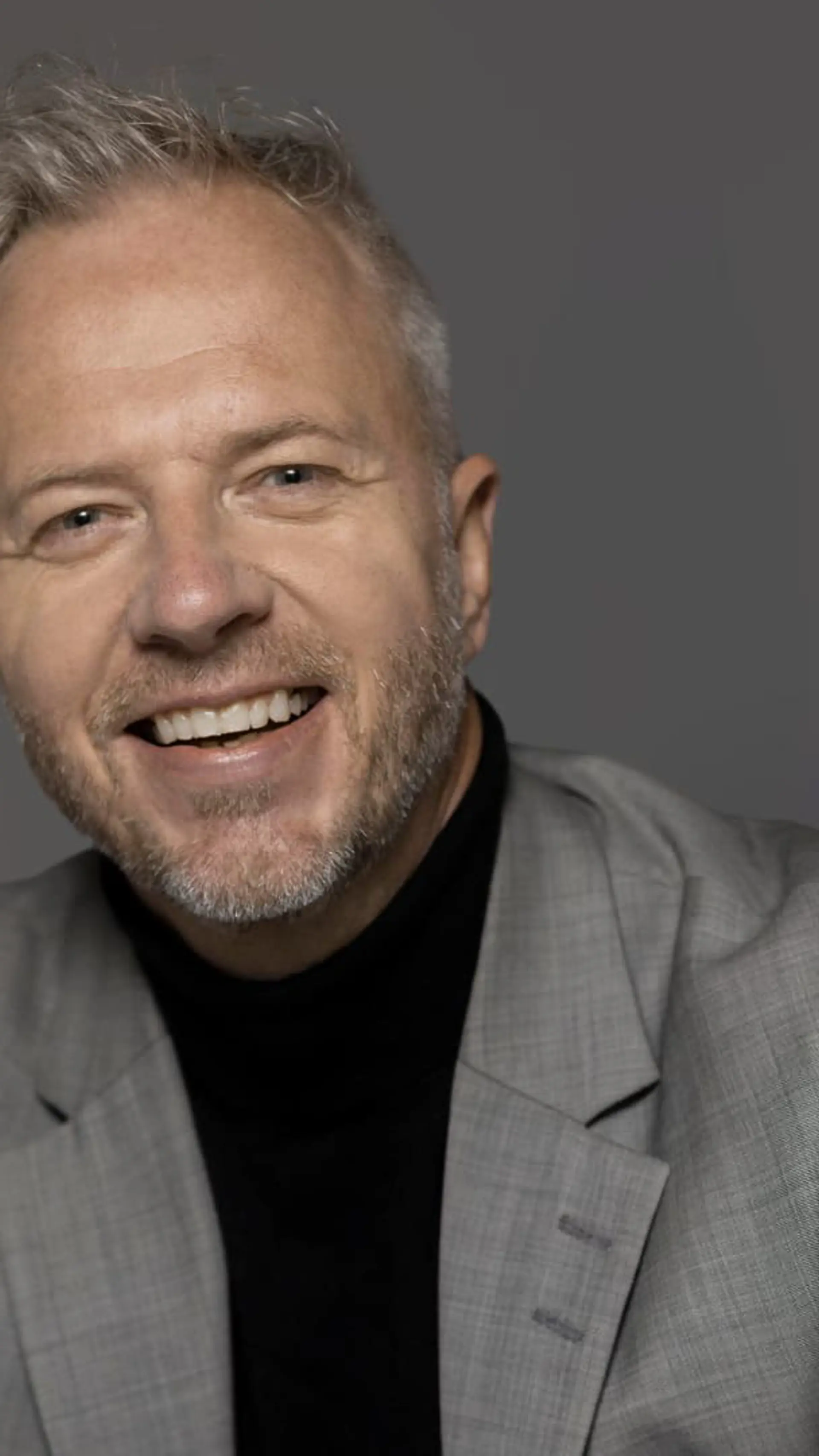Olof Röhlander - <p>Olof Röhlander, en prisbelönt föreläsare och författare, erbjuder inspirerande föreläsningar om hur man överträffar sina mål genom mental träning och positiv attityd.</p>