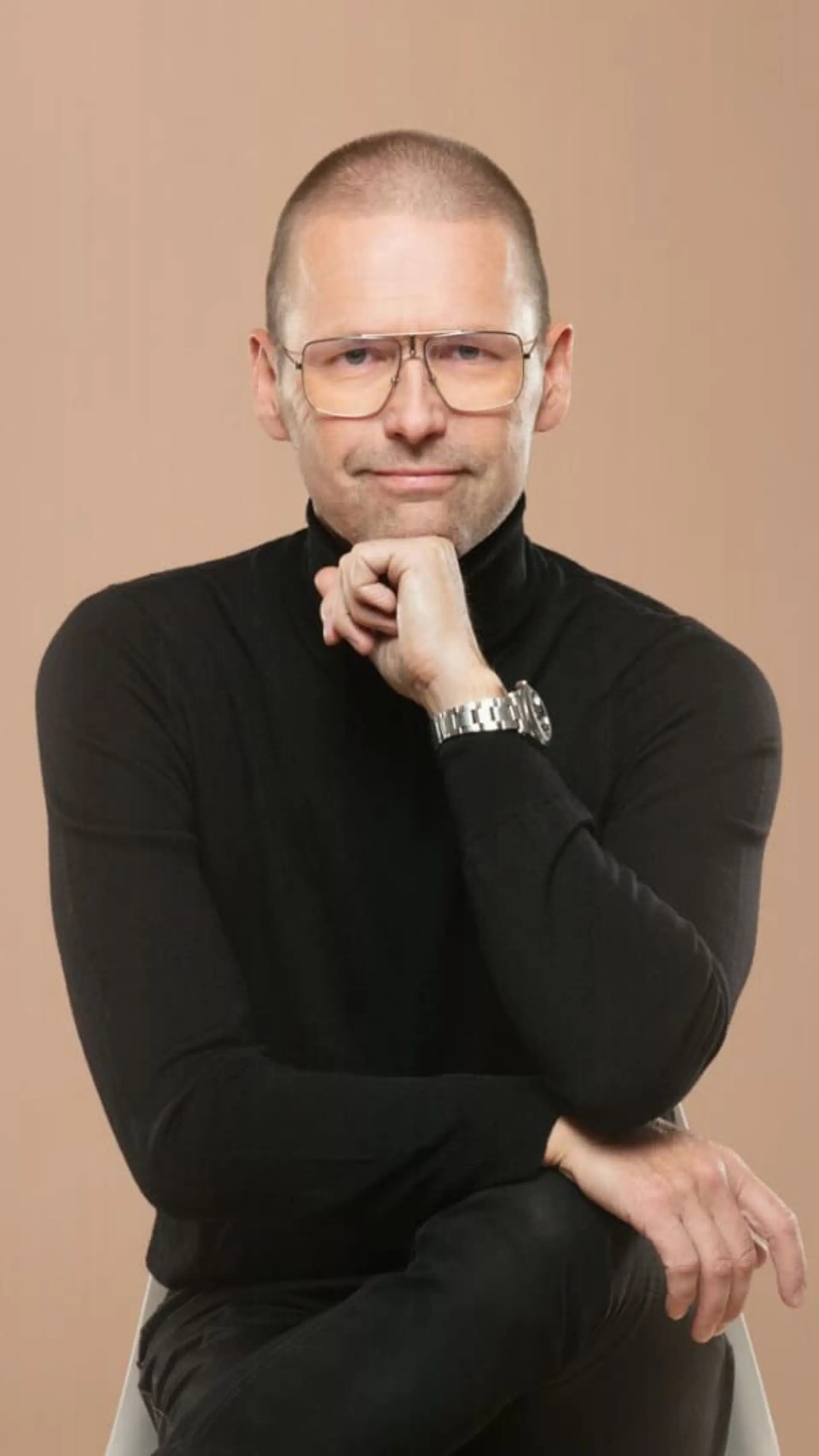 Ari Riabacke - <p>Ari Riabacke är en ledarskapsrådgivare och föreläsare som hjälper företag att fatta bättre beslut och leda med mod i osäkra tider.</p>
