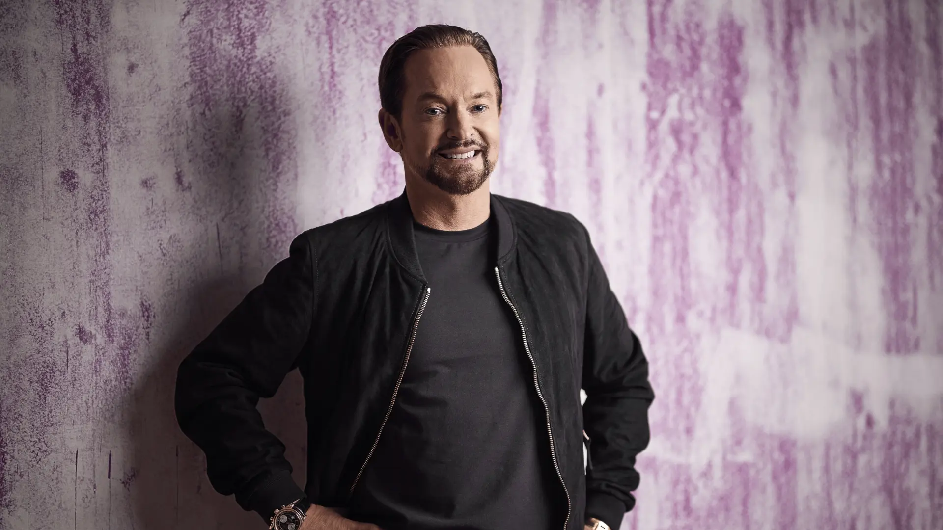 Andreas Carlsson - <p data-start="217" data-end="346">Internationell låtskrivare och entreprenör som inspirerar till kreativitet, mod och hållbar framgång</p>