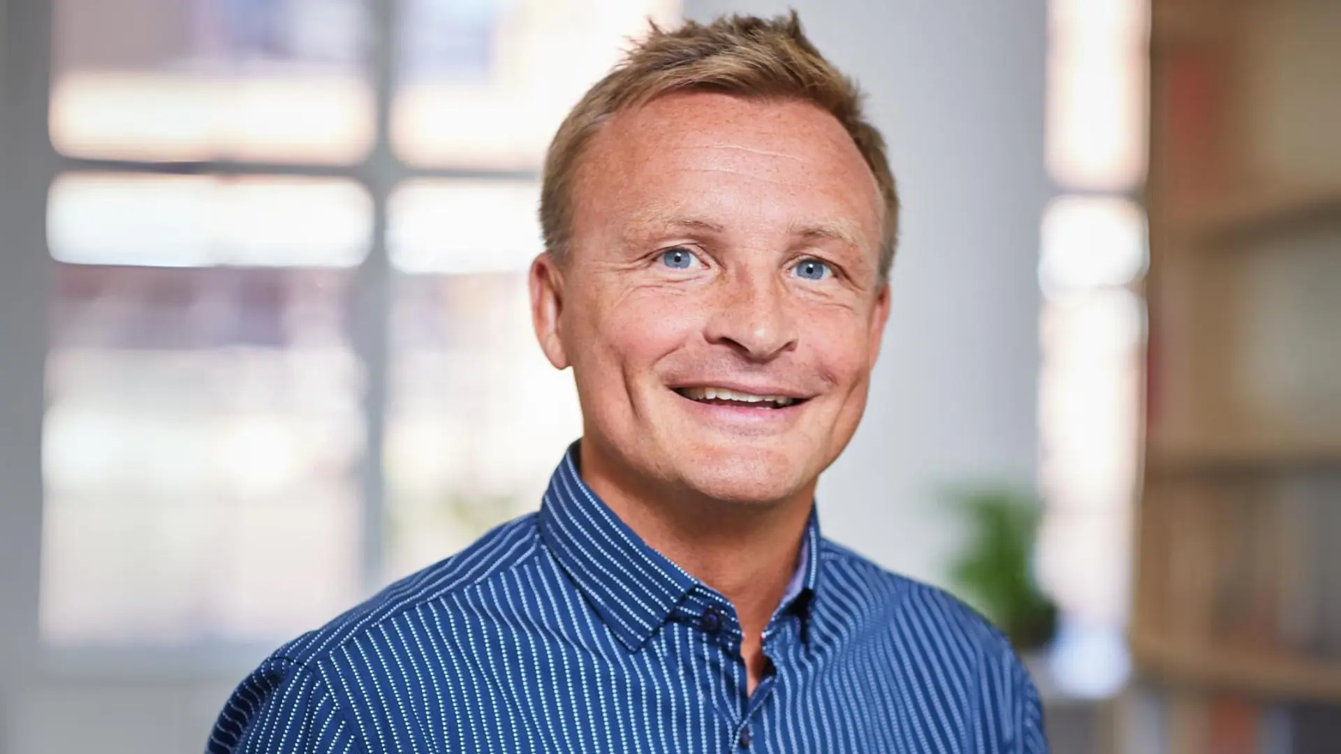 Jan Bylund - <p>Jan Bylund är en rutinerad ståuppkomiker och föreläsare, känd för att blanda humor med tankeväckande budskap om arbetsglädje och kommunikation.</p>