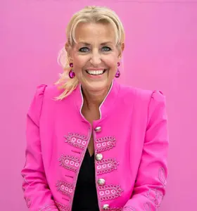 Linda Hammarstrand - Linda Hammarstrand är en expert på företagskultur och ledarskap, med över 25 års erfarenhet av att skapa engagerande och framgångsrika arbetsplatser.