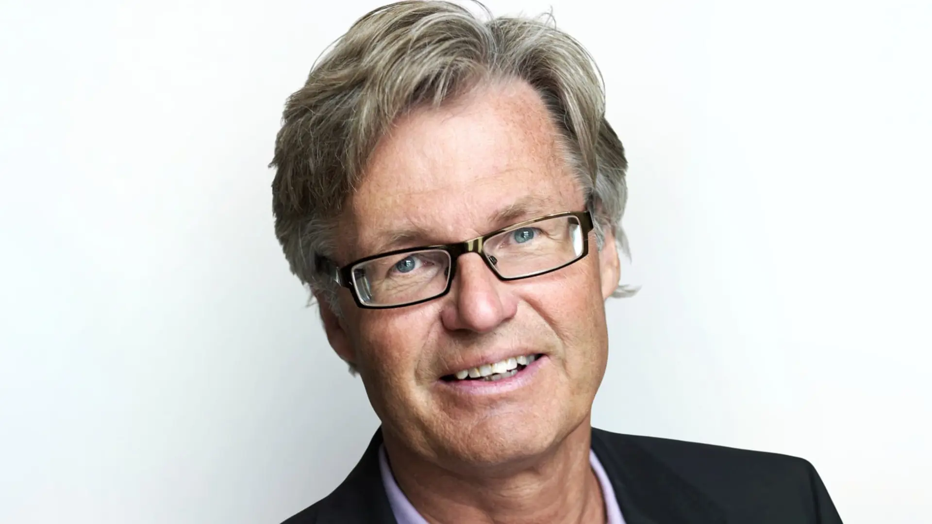 Jörgen Oom - <p>Jörgen Oom är en psykolog och föreläsare som hjälper organisationer och individer att utveckla vinnande attityder och nå högre mål genom motivation och förändringsvilja.</p>