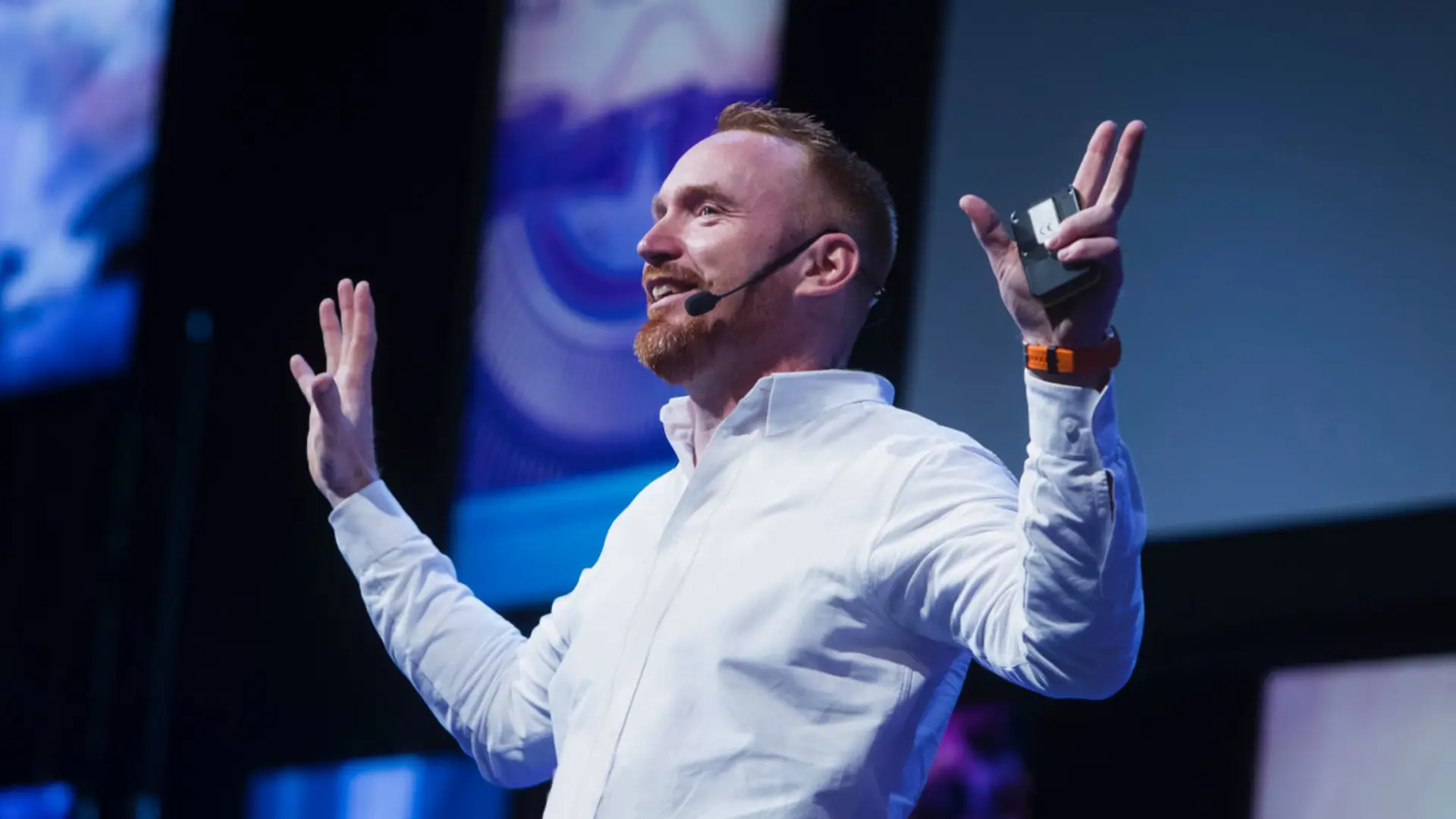 David JP Phillips - <p>David JP Phillips är en internationellt känd talare och expert på presentationsteknik och storytelling. Han hjälper företag att förbättra kommunikation och ledarskap.</p>