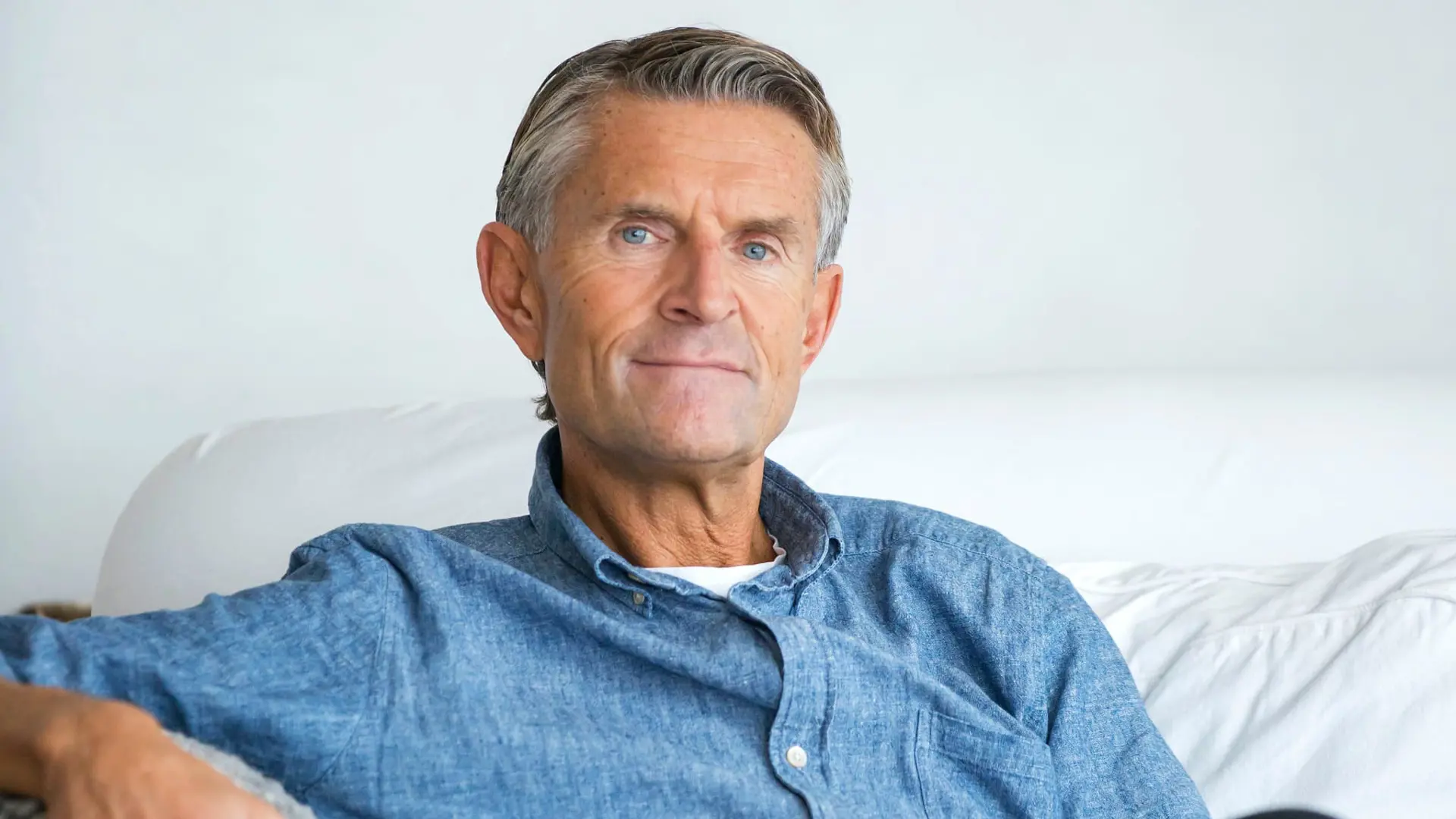 Christer Olsson - <p>Christer Olsson är en erfaren föreläsare och coach inom ledarskap och förändring, känd för sin förmåga att inspirera och engagera sin publik.</p>