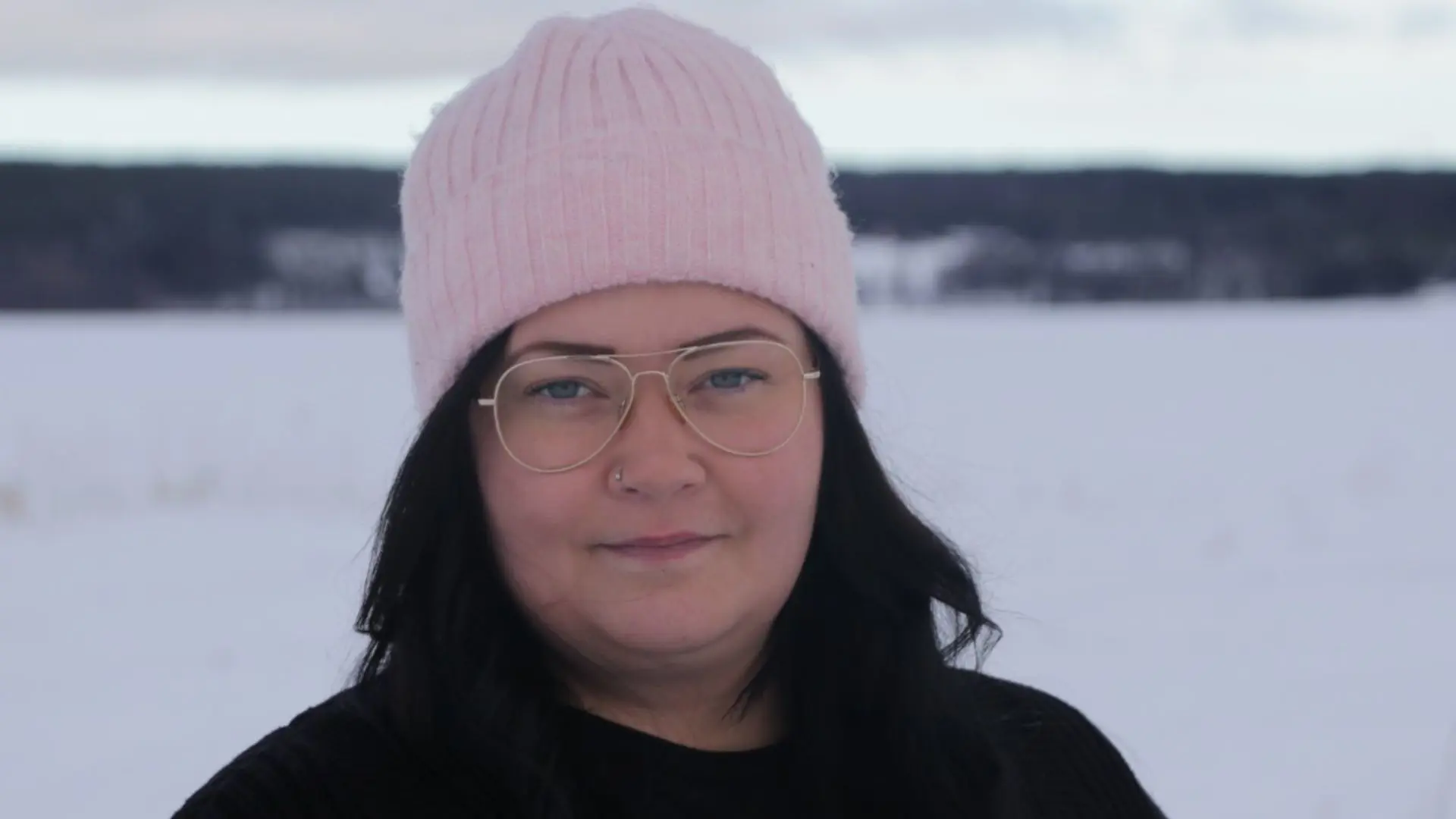 Nathalie Lindström Sundh - <p data-start="335" data-end="486">Nathalie Lindström Sundh delar en stark och ärlig resa genom psykisk ohälsa och vägen tillbaka till livet.</p>