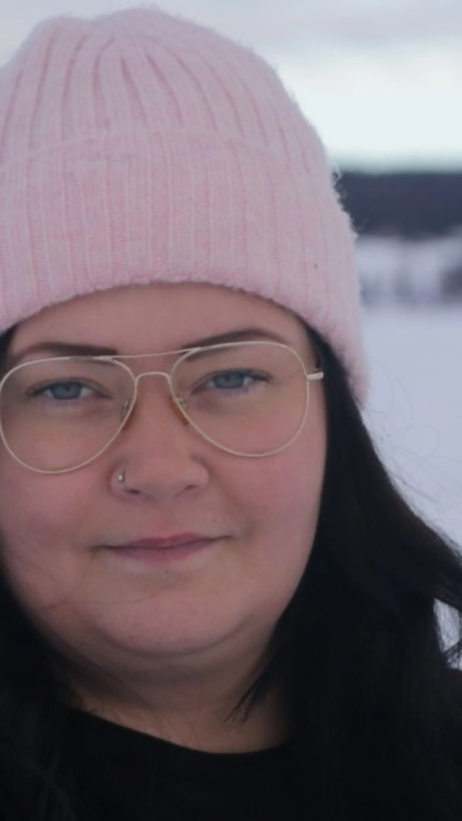 Nathalie Lindström Sundh - <p data-start="335" data-end="486">Nathalie Lindström Sundh delar en stark och ärlig resa genom psykisk ohälsa och vägen tillbaka till livet.</p>